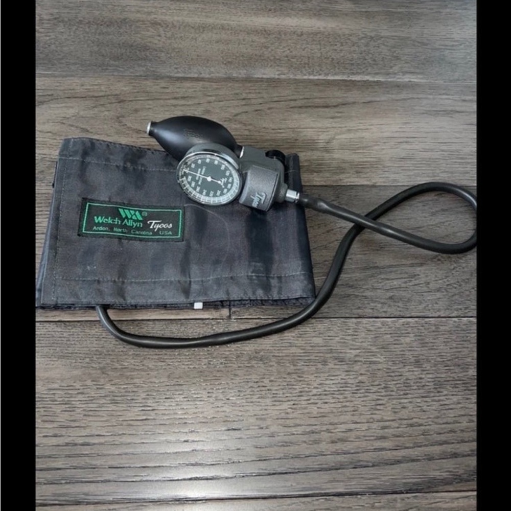 Welch Allyn Tycos Sphygmomanometer adult bp cuff
